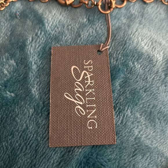 Sparkling Sage Stone Statement Bib Necklace - Picture 3 of 12